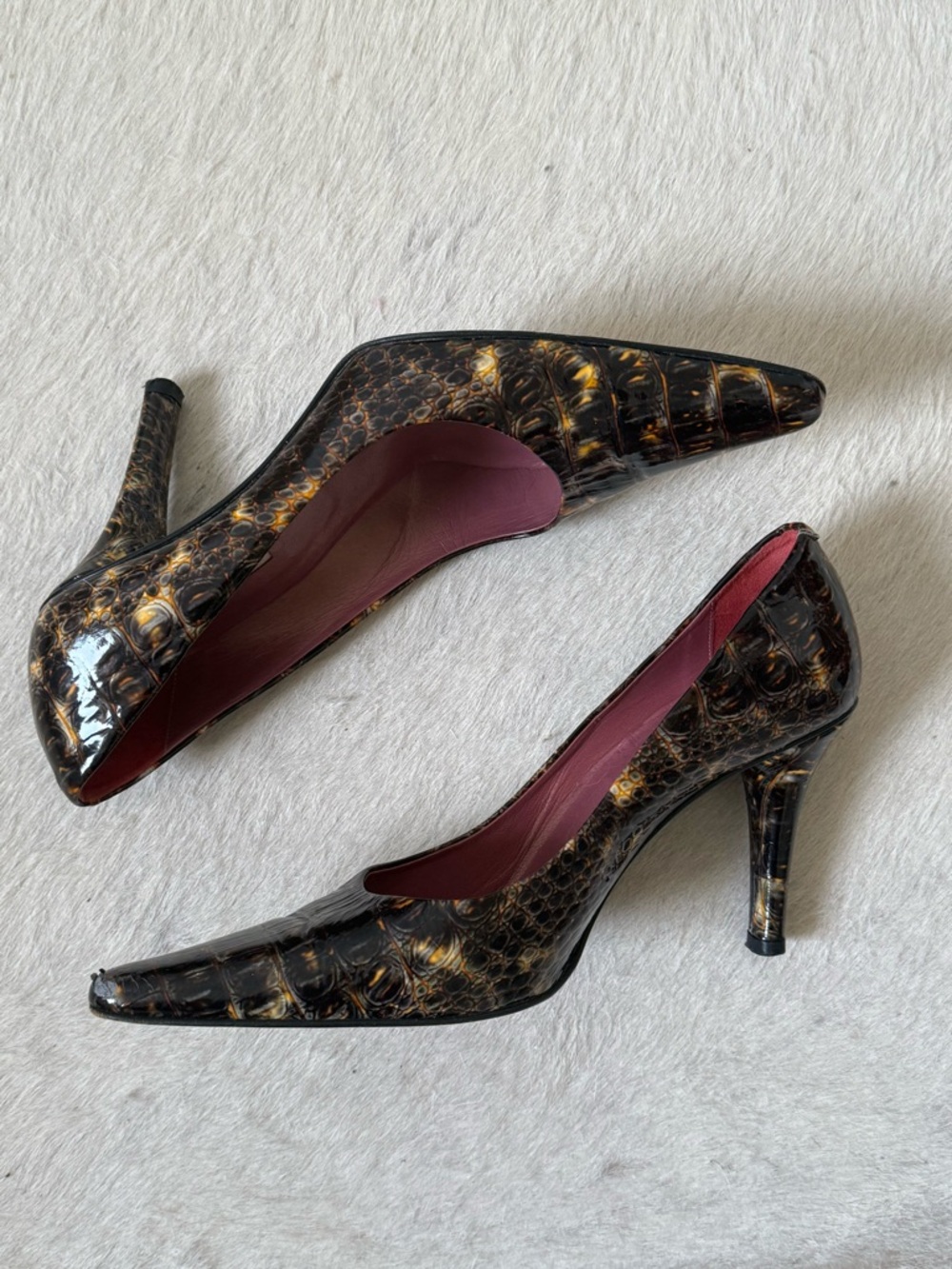 Sofia Made in Italy Croc Embossed Pointed Toe Heels Vintage Statement Pumps